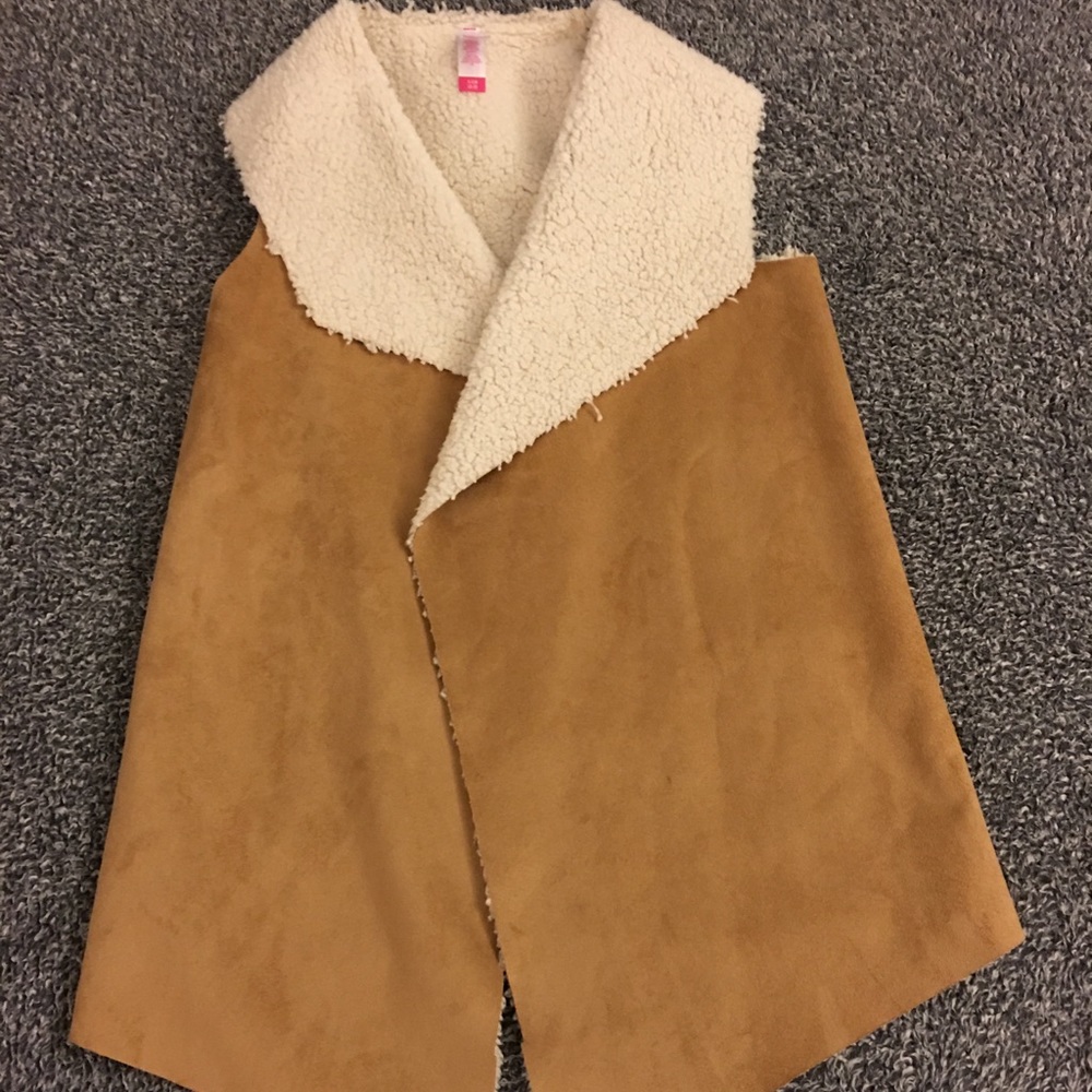 NWT | Vest | sherpa lined | open front - Picture 2 of 8